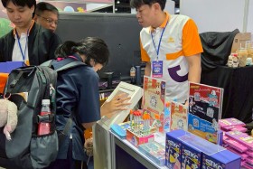 STKC ออกบูธจัดแสดงชิ้นงานชุด ตารางธาตุ ในรูปแบบ AR card สร้า ... Image 63